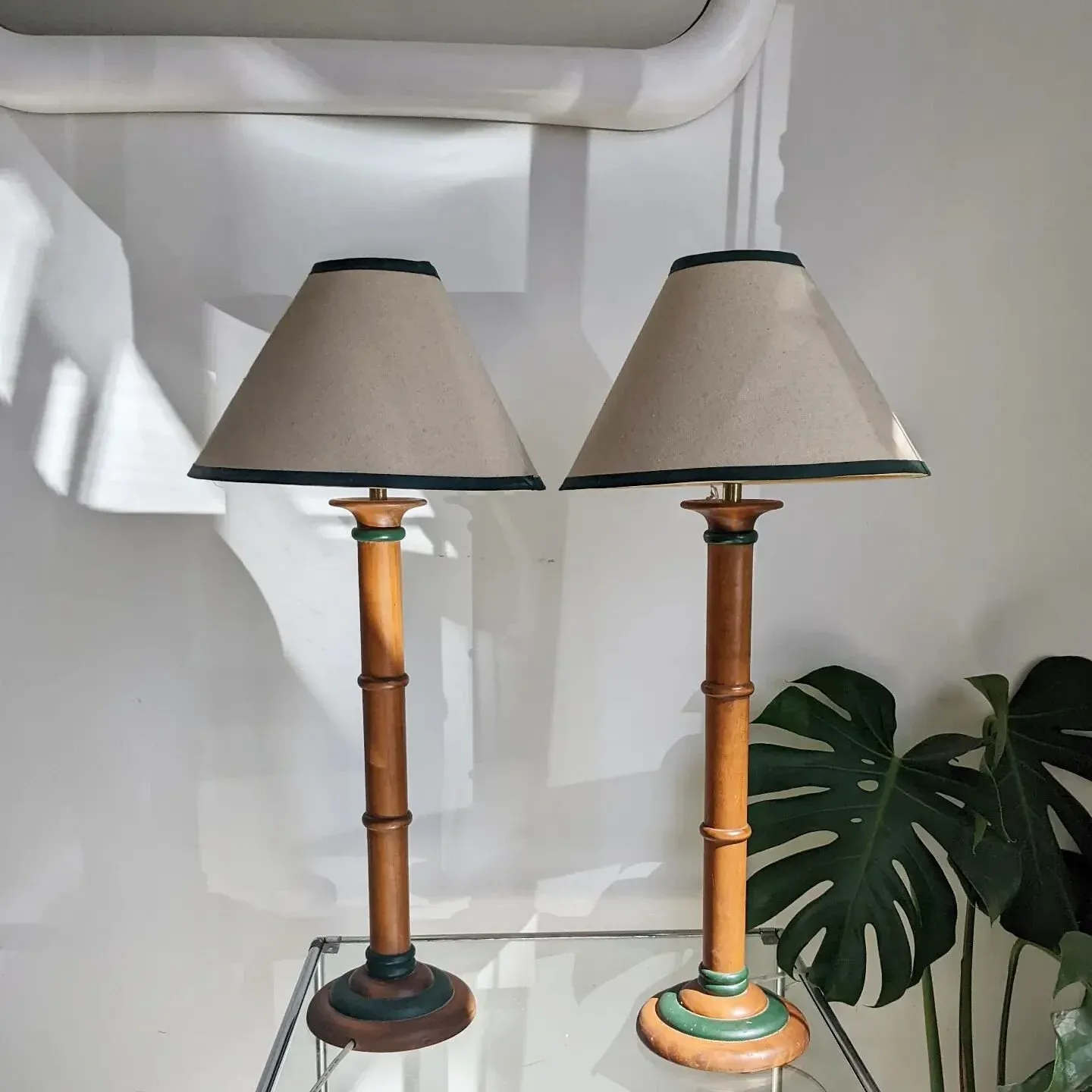 [SOLD] Tropic wonder. Pair of vintage, hand-turned wooden lamps with green trimmed, cream shades